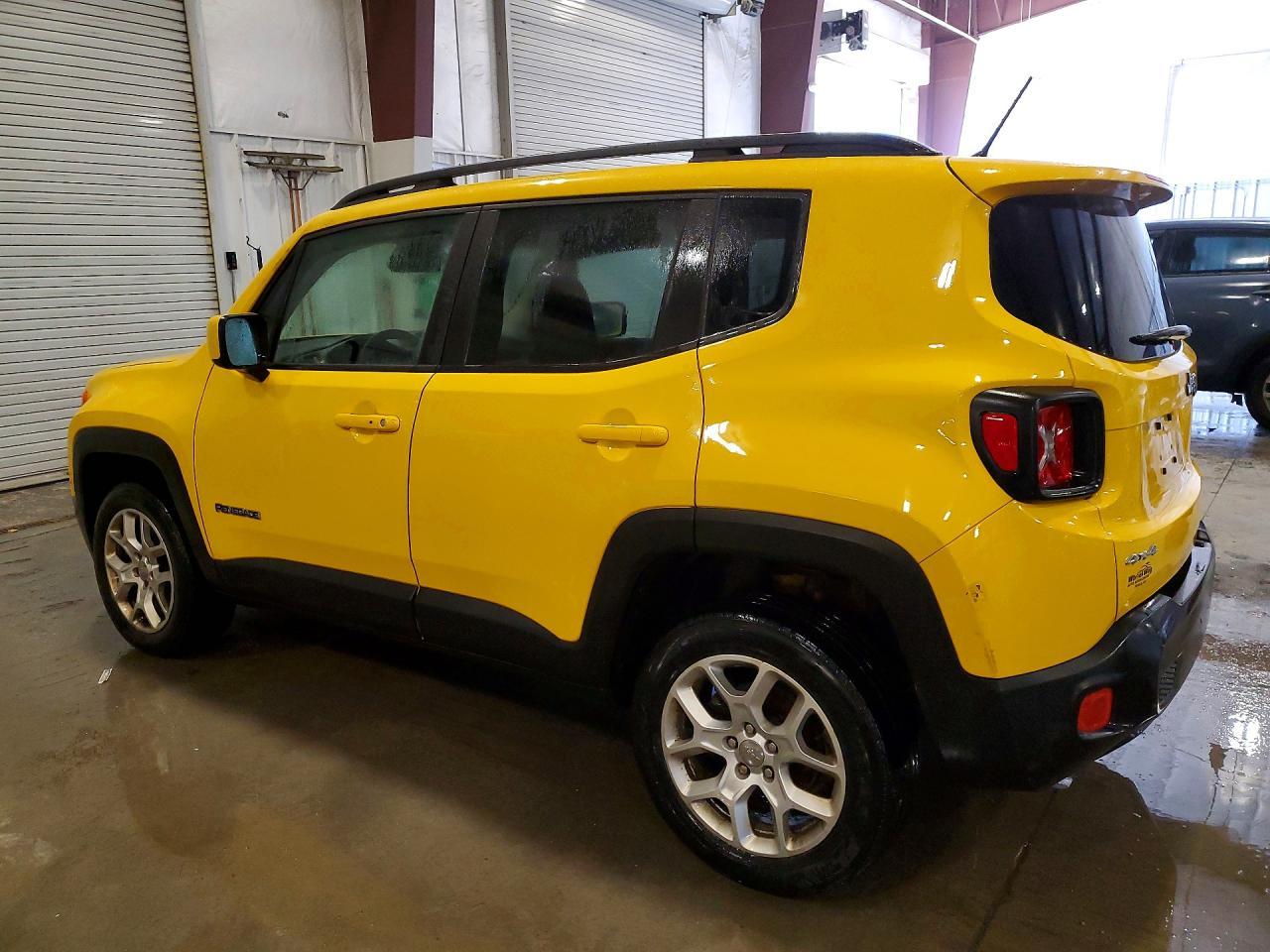 2017 Jeep Renegade Latitude - Image 2
