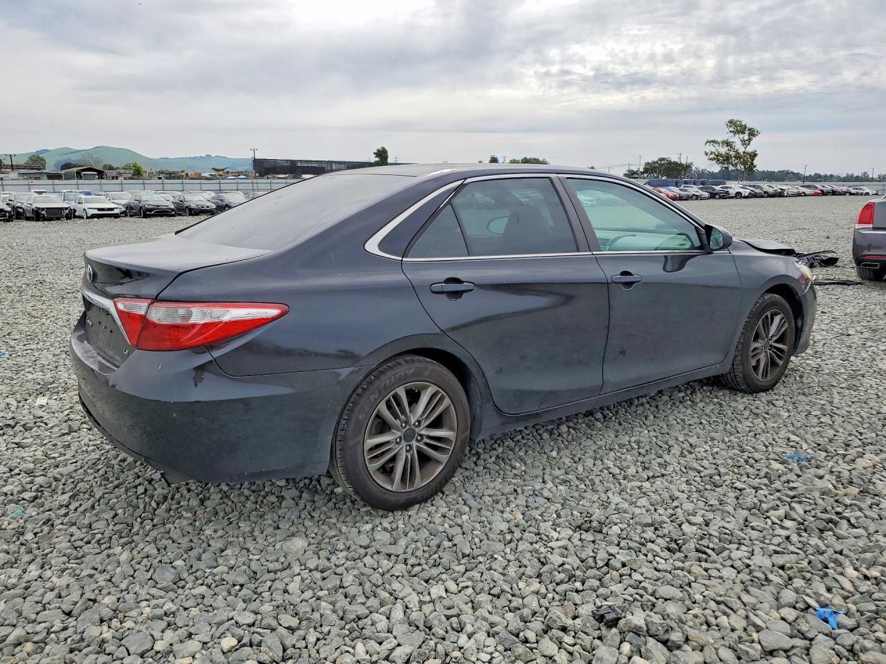 2017 Toyota Camry Le - Image 3