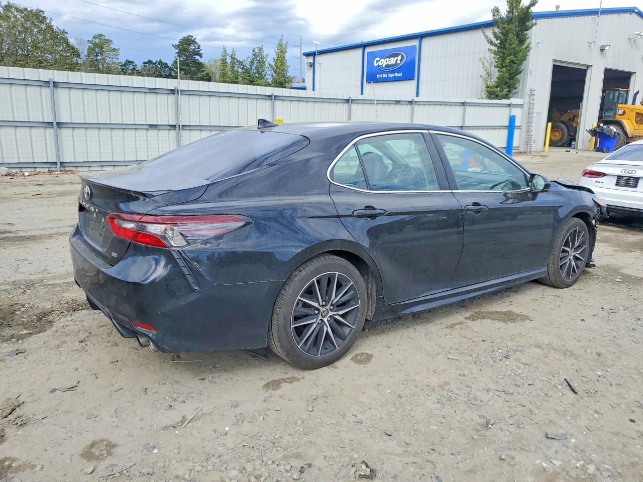 2021 Toyota Camry Se - Image 3
