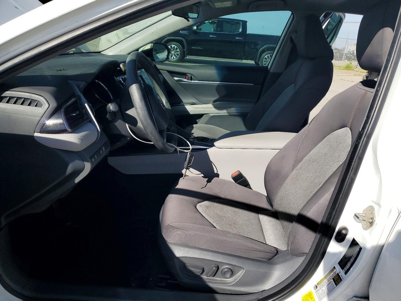 2020 Toyota Camry Le - Image 7