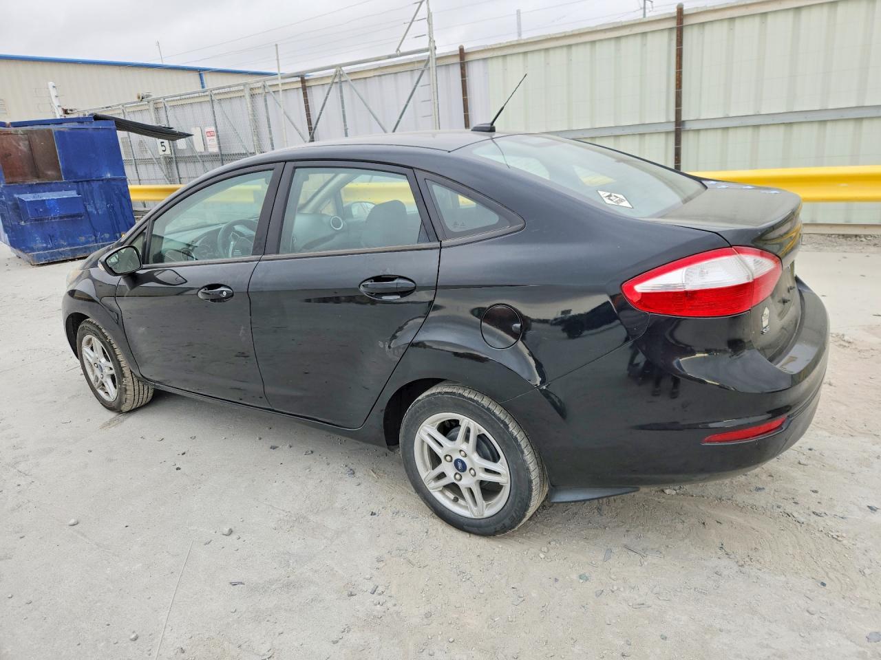 2019 Ford Fiesta Se - Фото 2