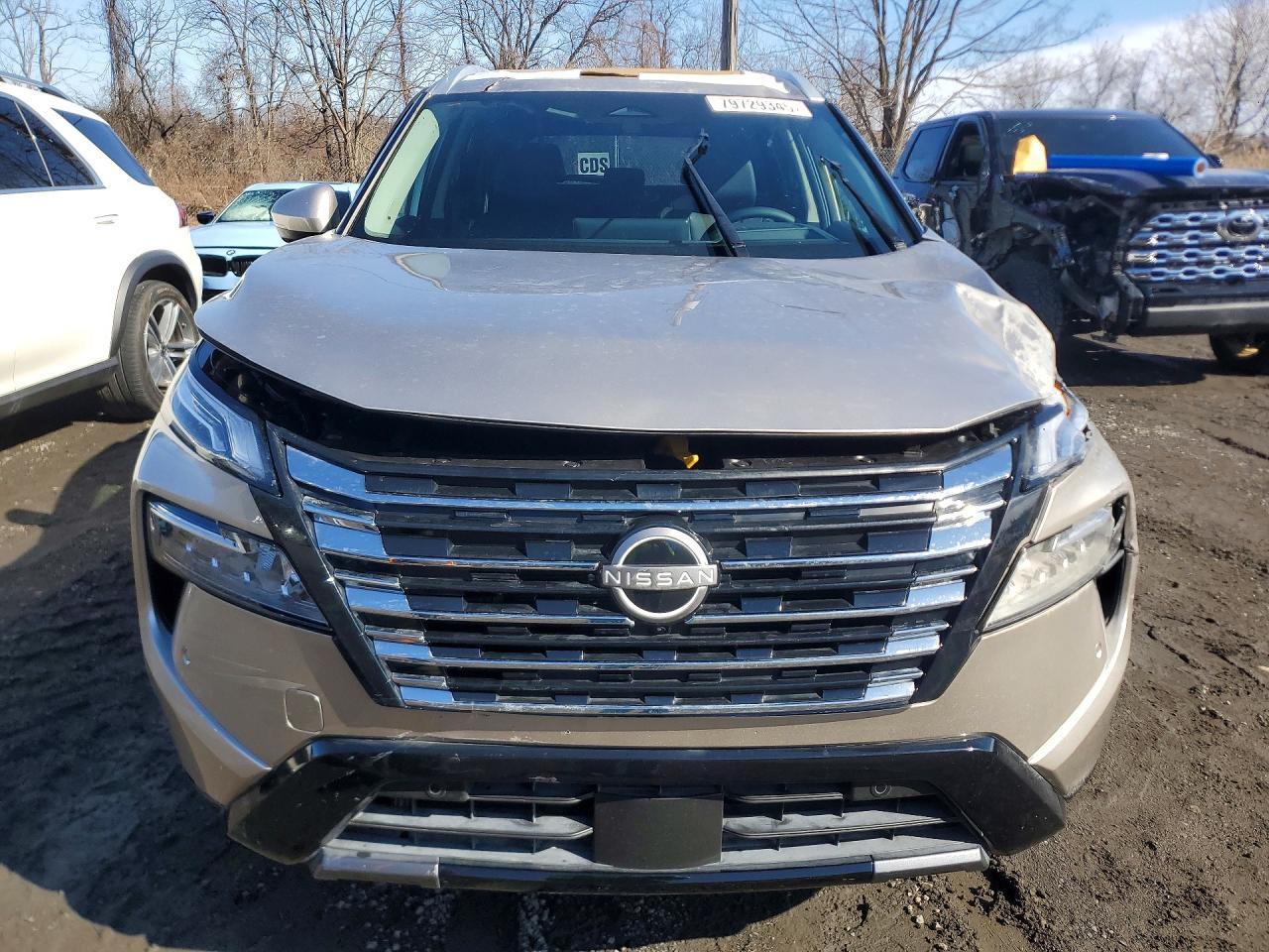 2026 Nissan Rogue Platinum - Image 5