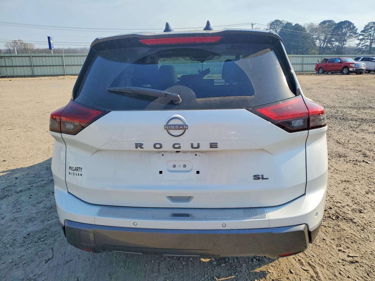 2025 Nissan Rogue Sl - Image 6
