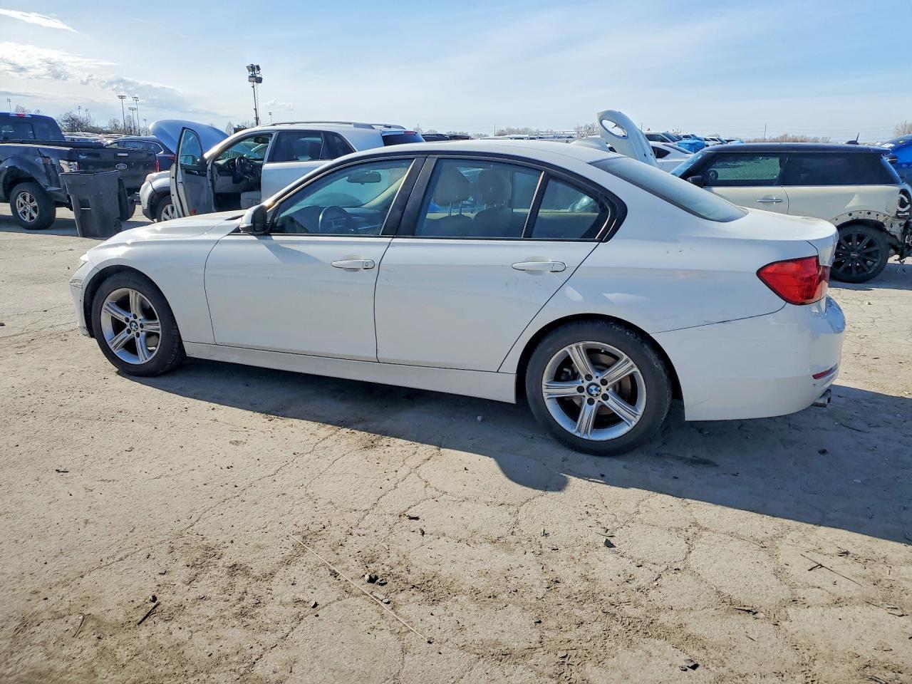 2013 BMW 328 Xi - Фото 2