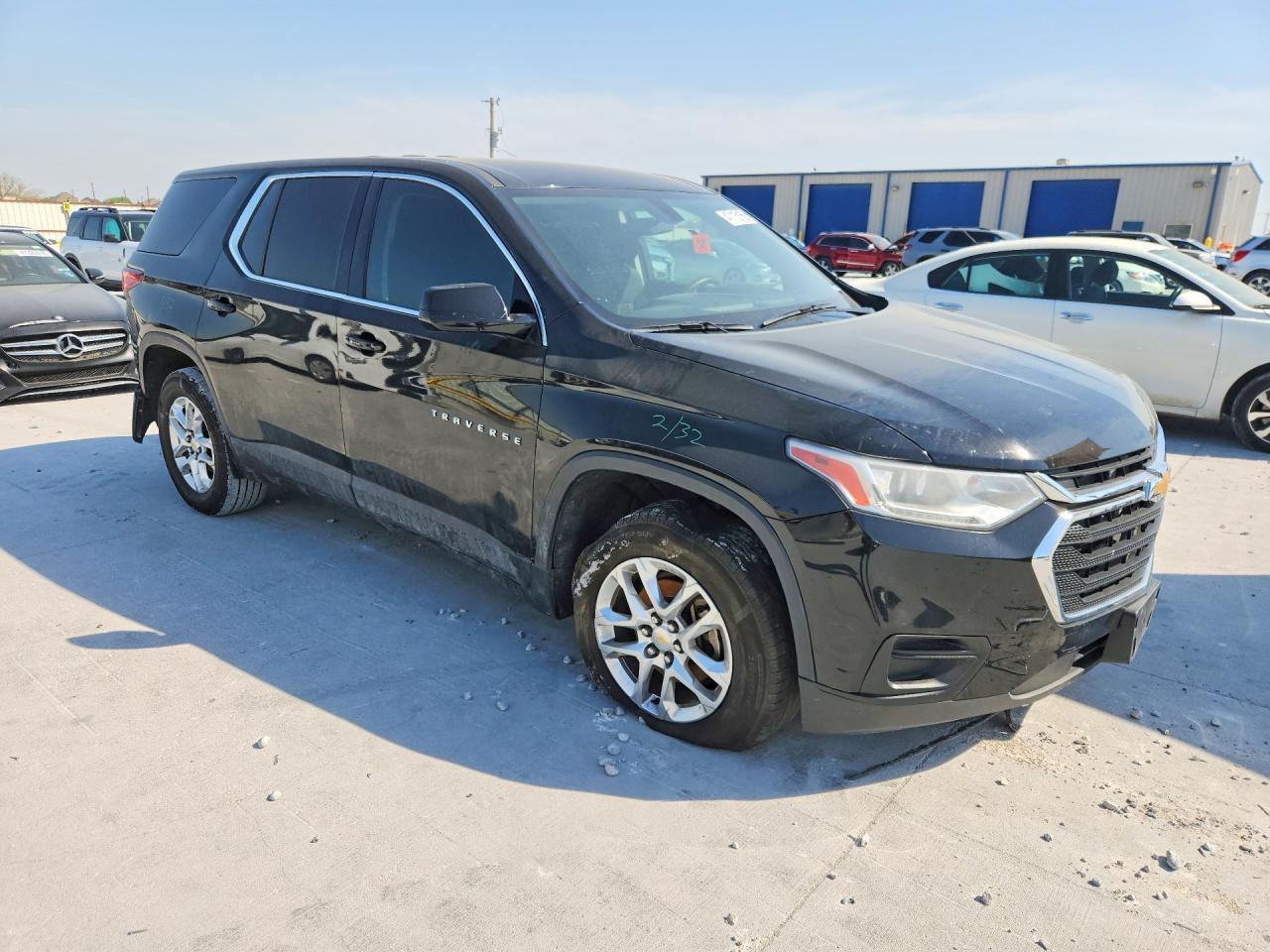 2019 Chevrolet Traverse Ls - Фото 4