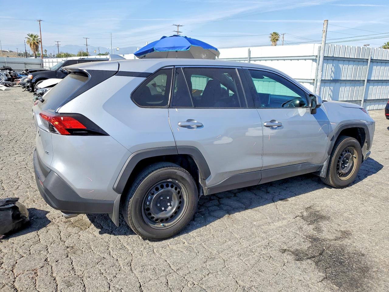 2025 Toyota Rav4 Le - Фото 3