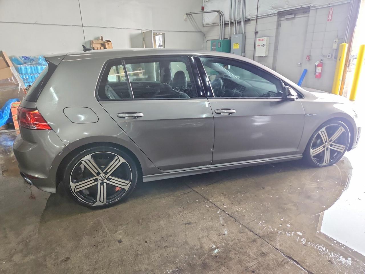 2016 Volkswagen Golf R - Фото 3