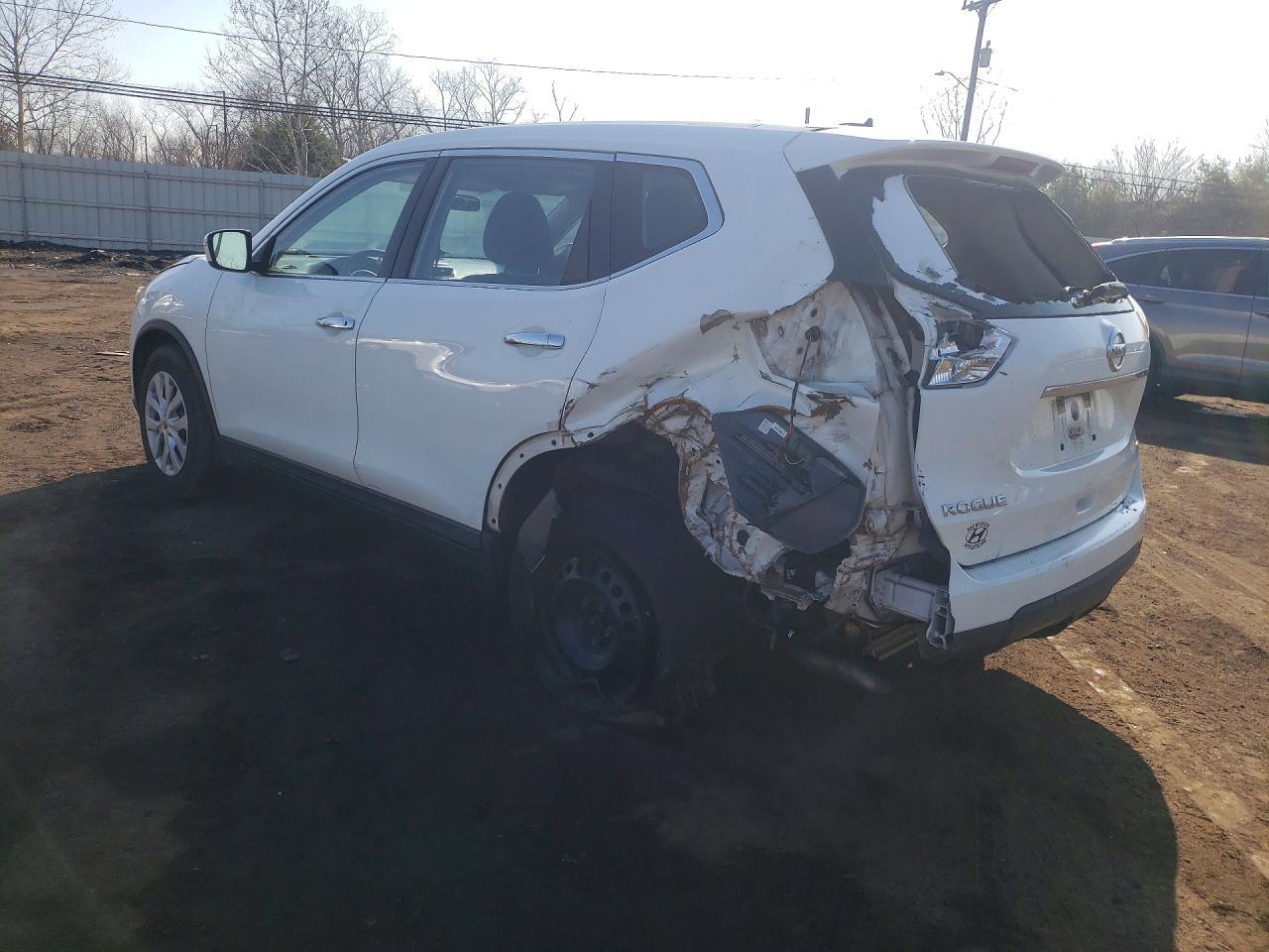 2015 Nissan Rogue S - Фото 2