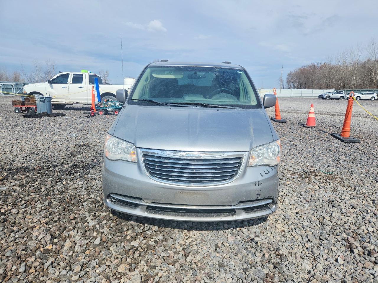 2015 Chrysler Town & Country Touring - Image 5