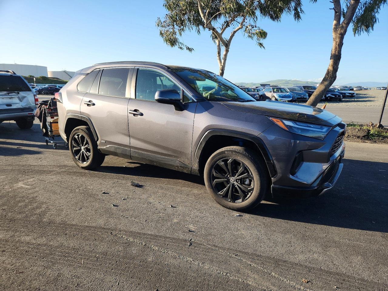 2022 Toyota Rav4 Hybrid Se - Image 4