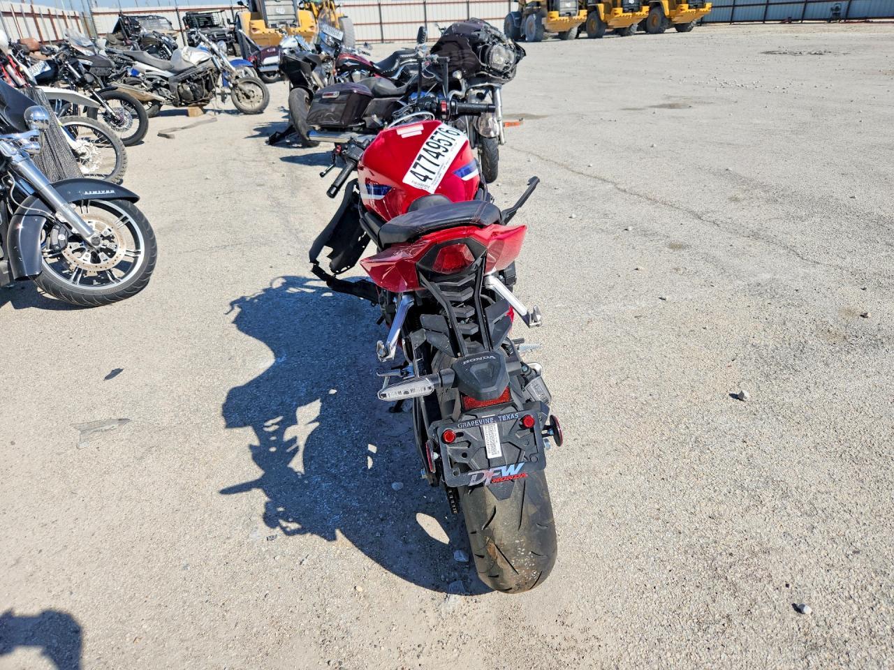 2025 Honda Cbr650 R - Фото 4