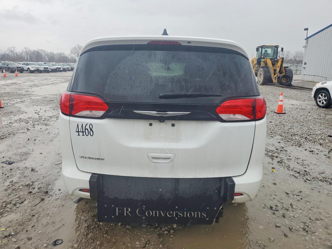 2022 Chrysler Voyager - Фото 6