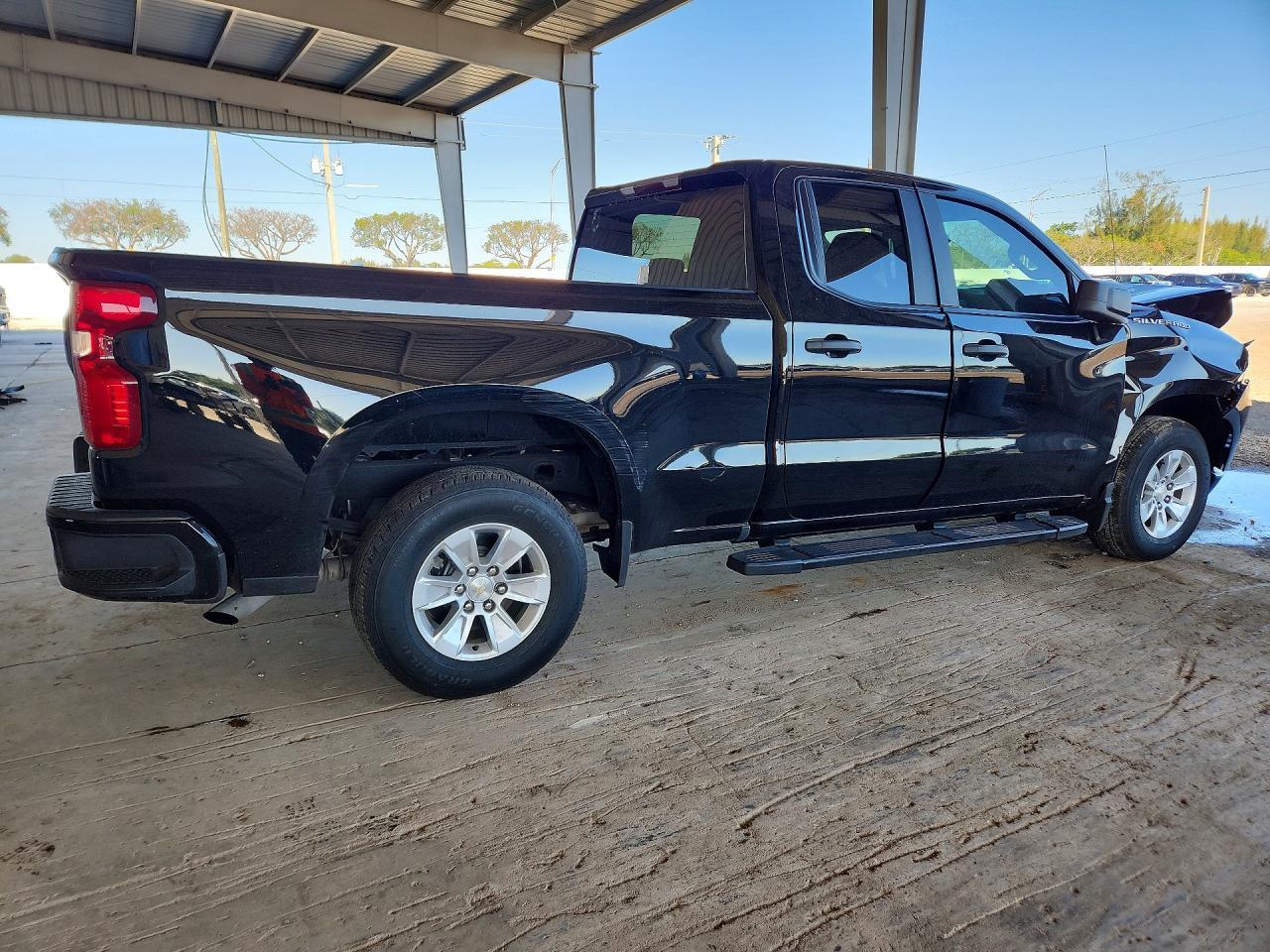 2024 Chevrolet Silverado C1500 Custom - Фото 3