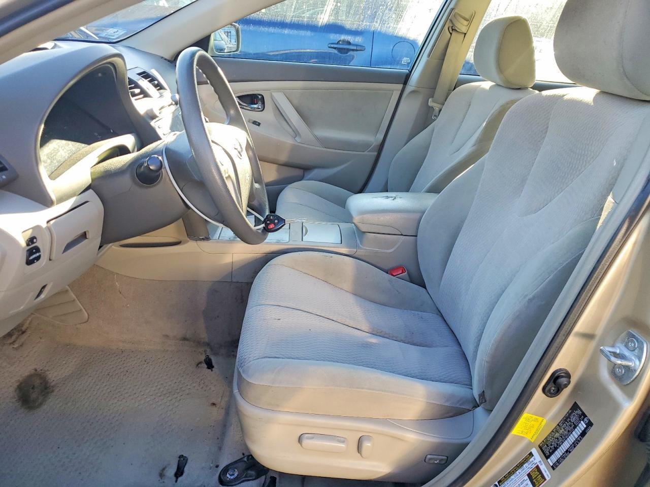 2011 Toyota Camry Le - Фото 7