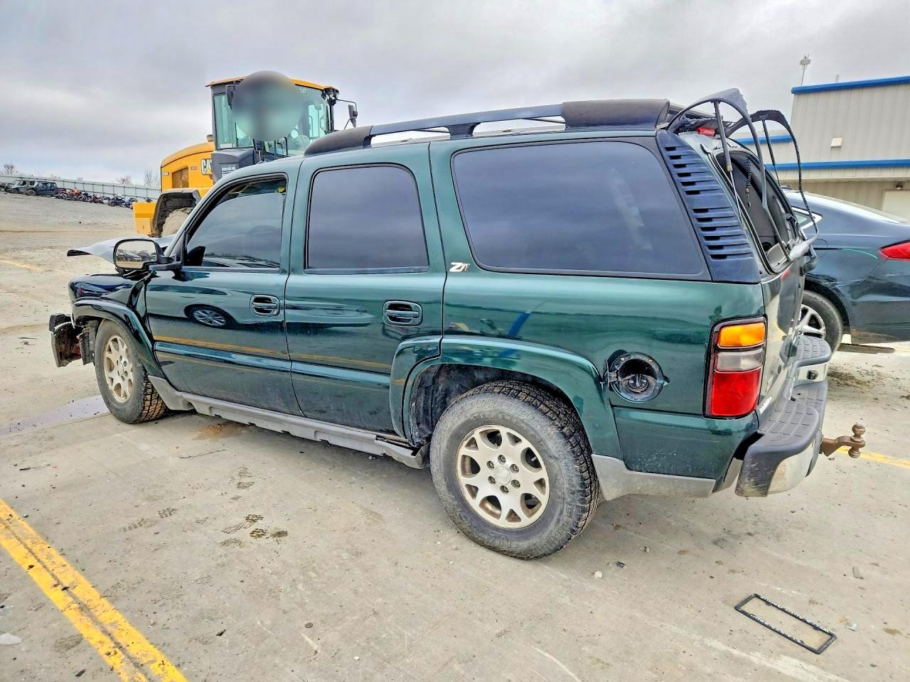 2004 Chevrolet Tahoe K1500 - Image 2