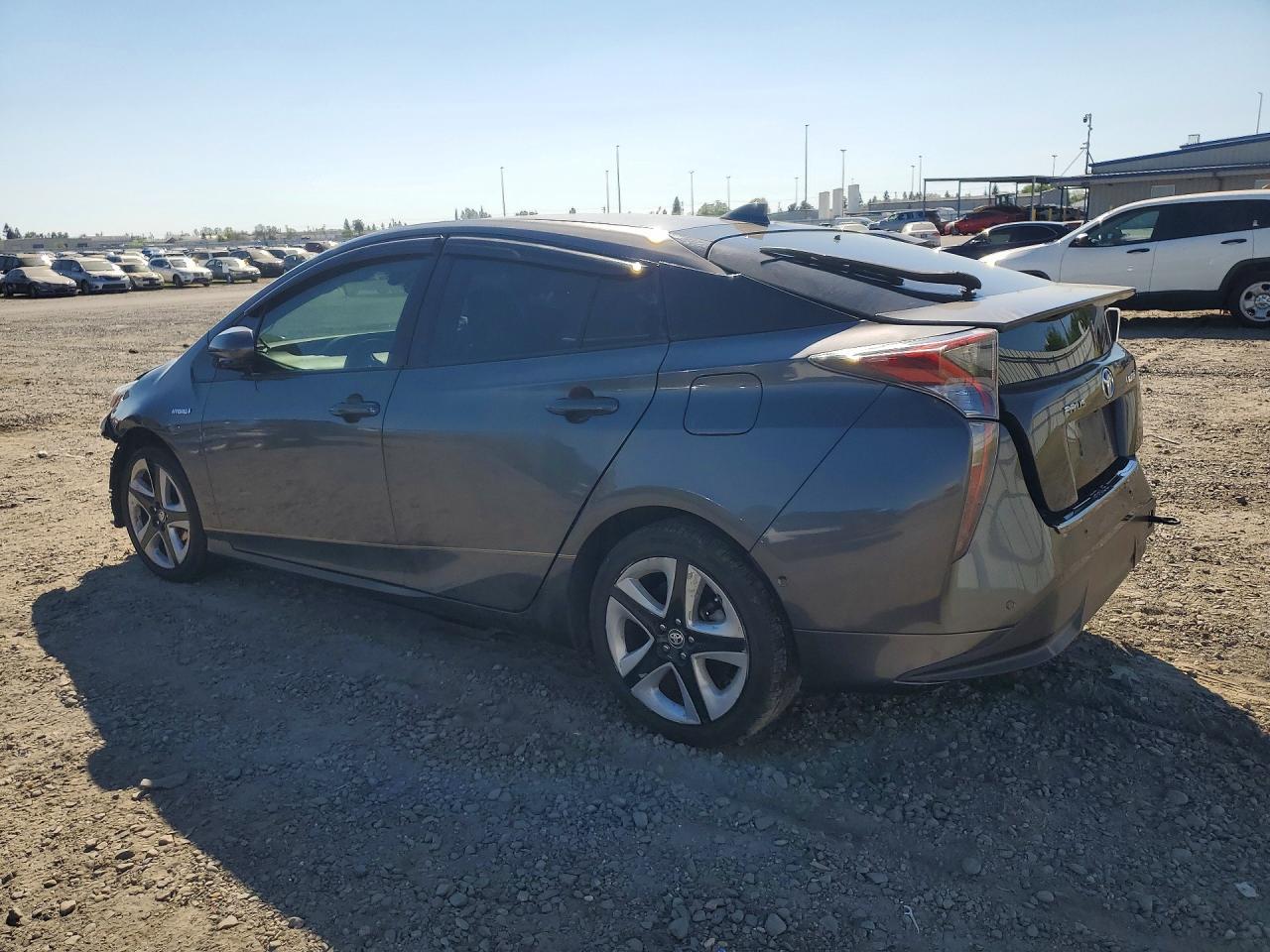 2018 Toyota Prius Three Touring - Фото 2