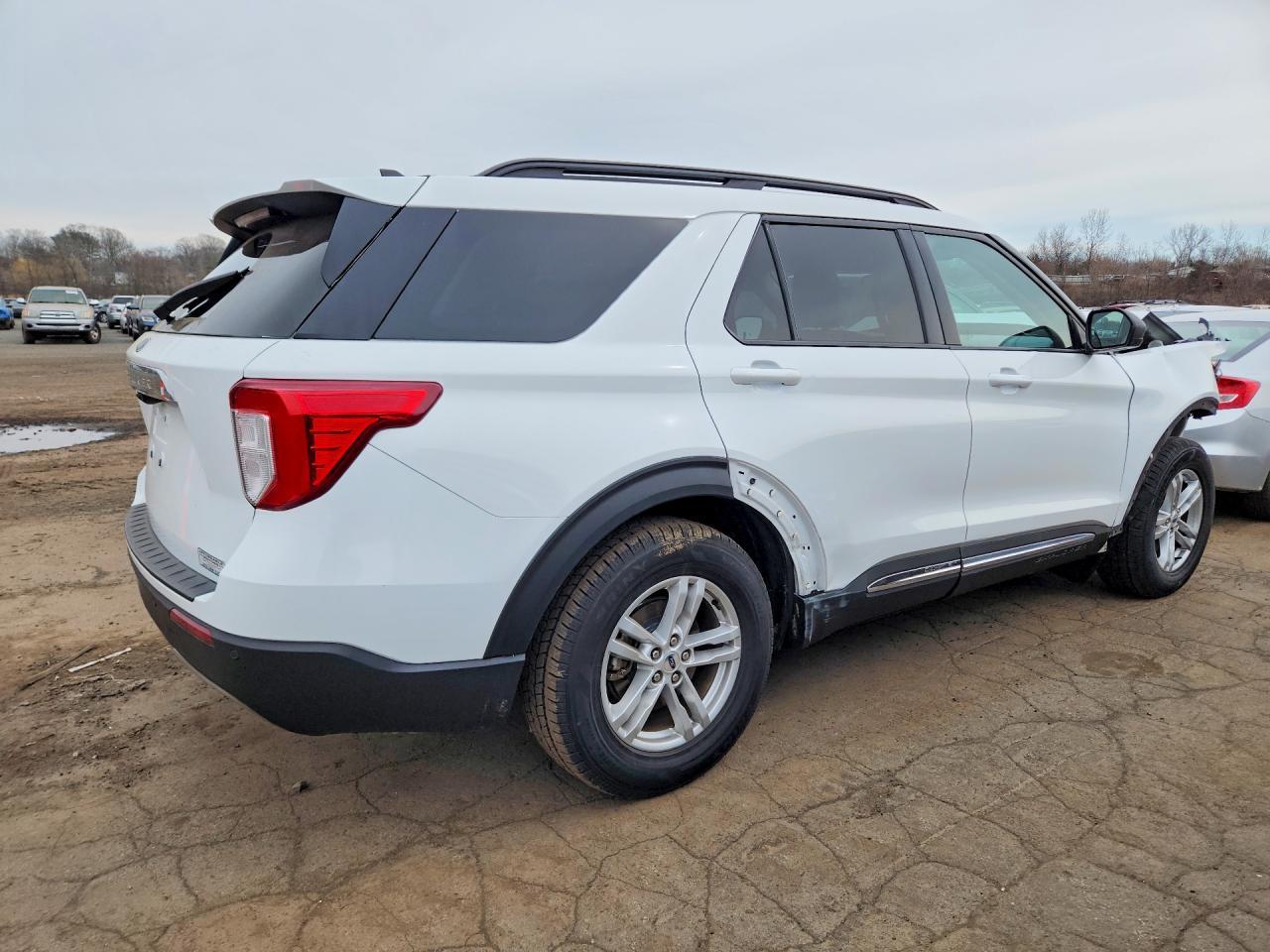 2023 Ford Explorer Xlt - Фото 3
