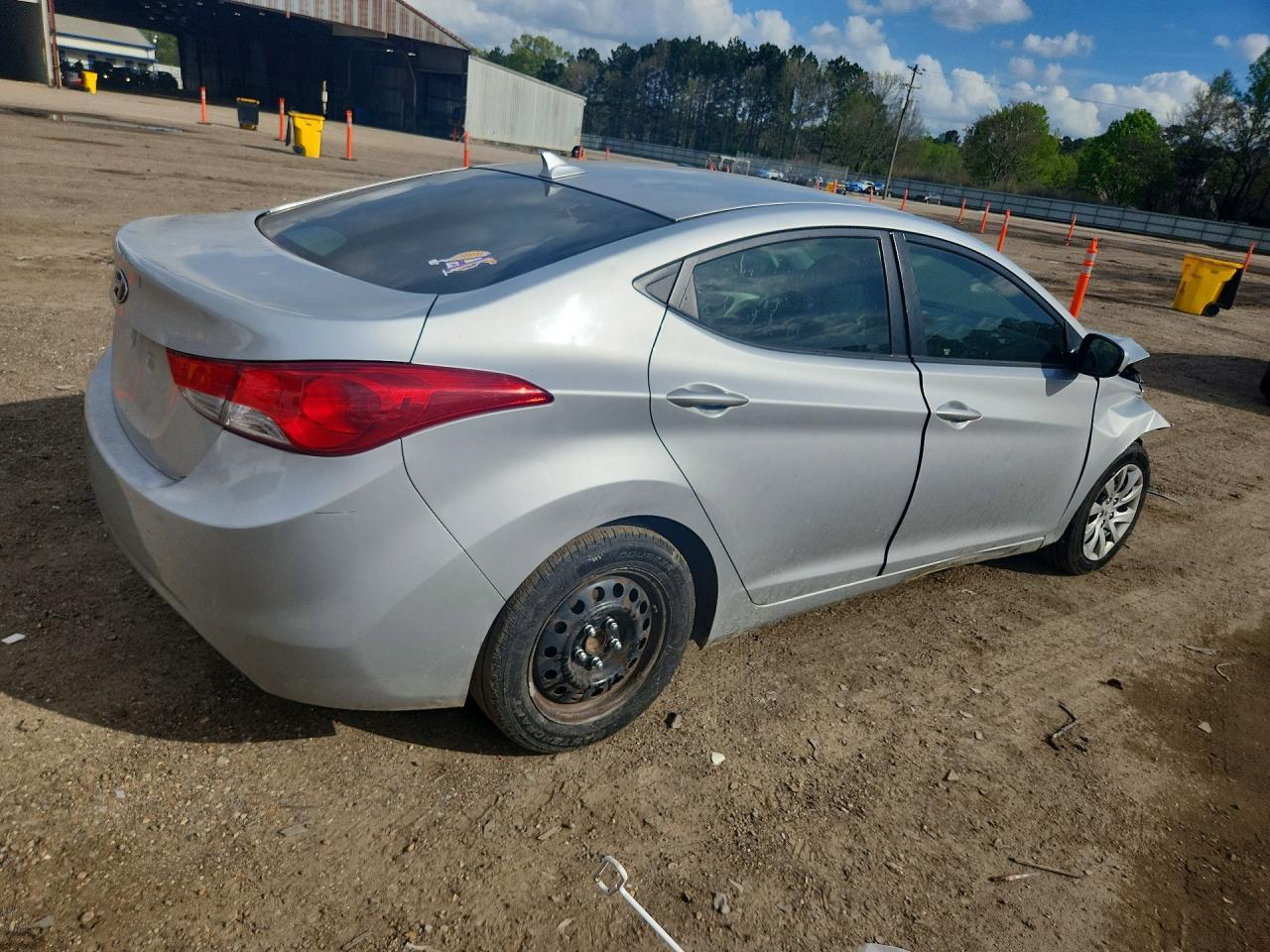 2013 Hyundai Elantra Gls - Image 3