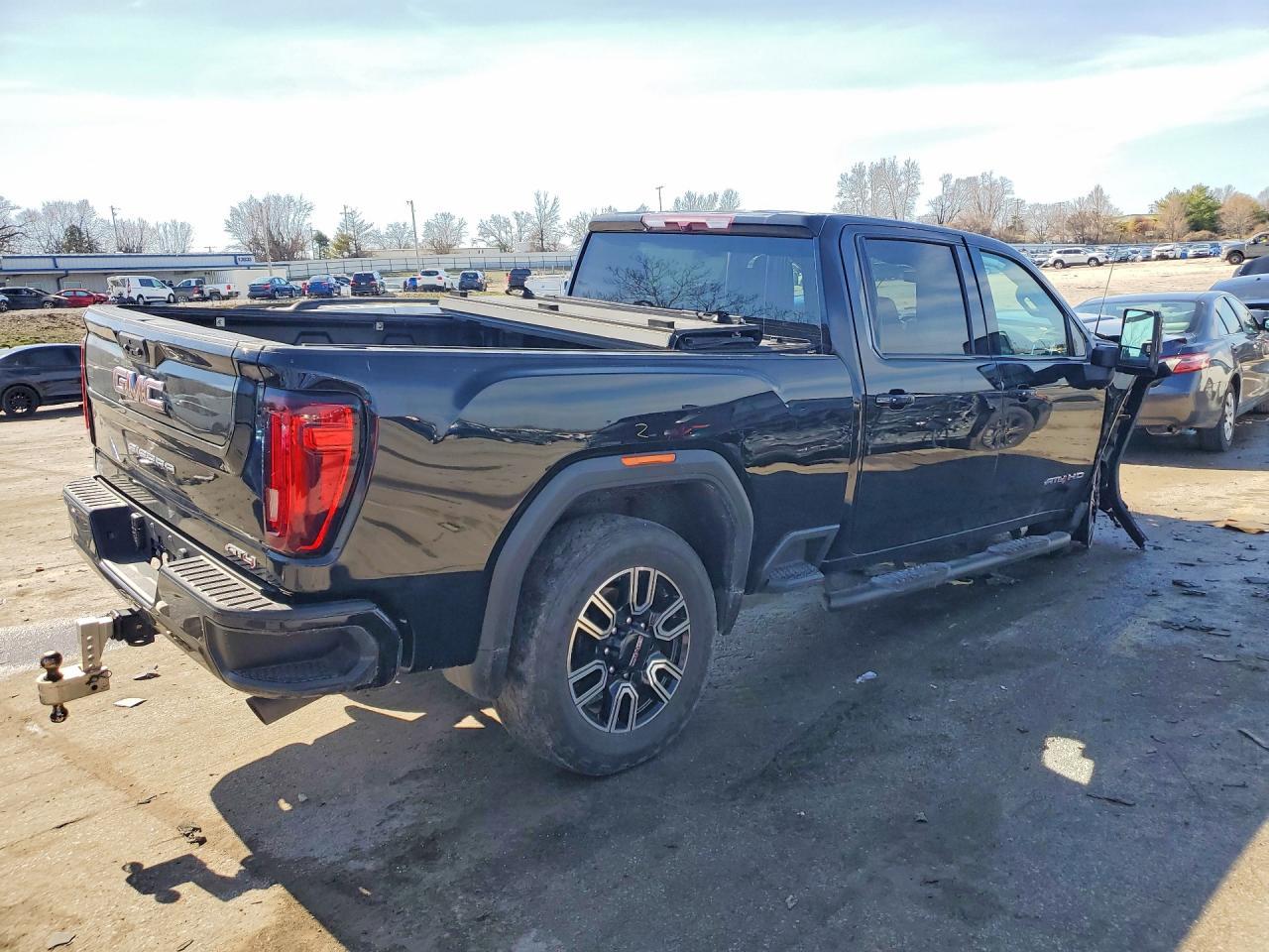 2023 GMC Sierra K2500 At4 - Image 3