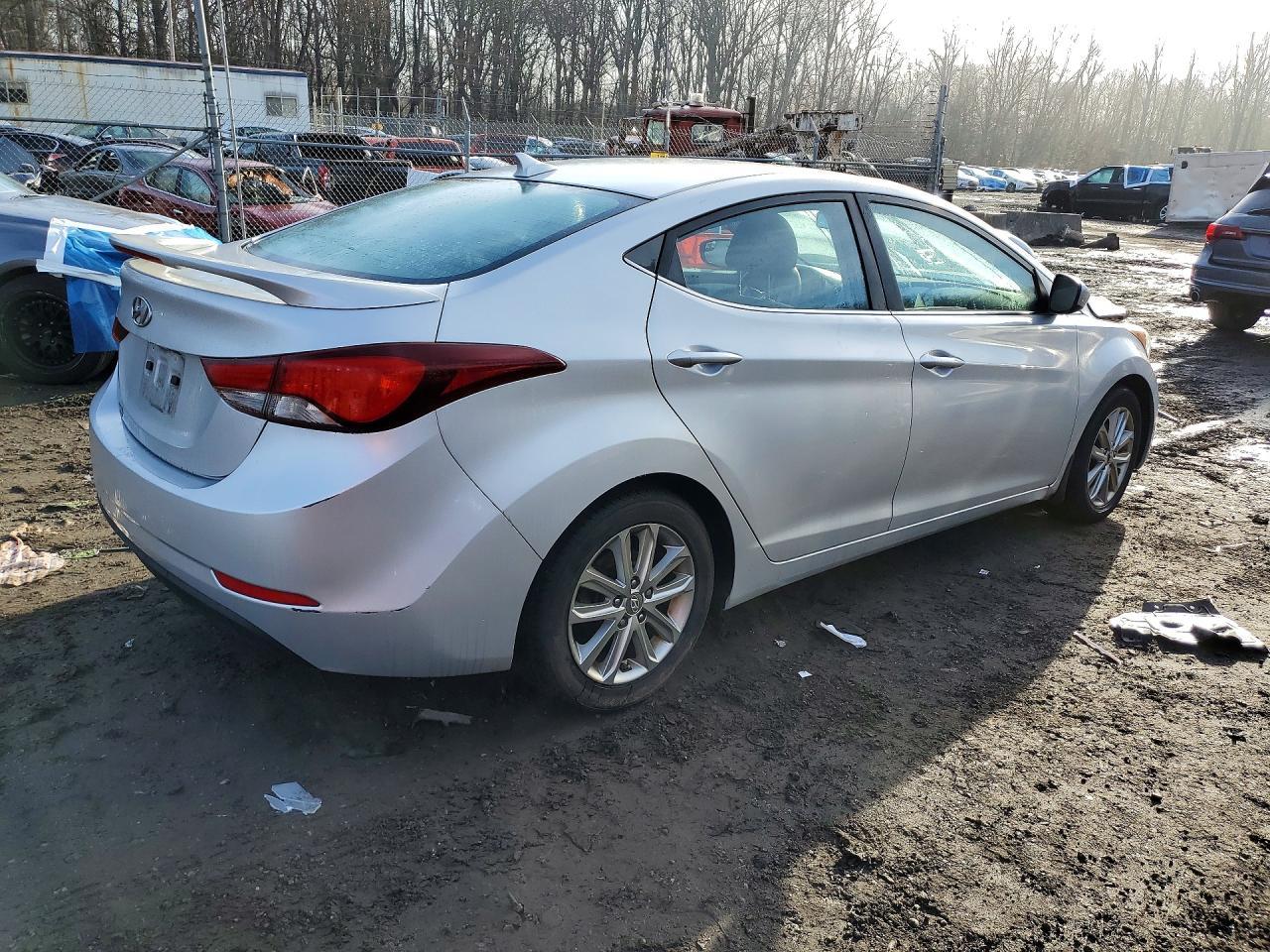 2015 Hyundai Elantra Se - Image 3
