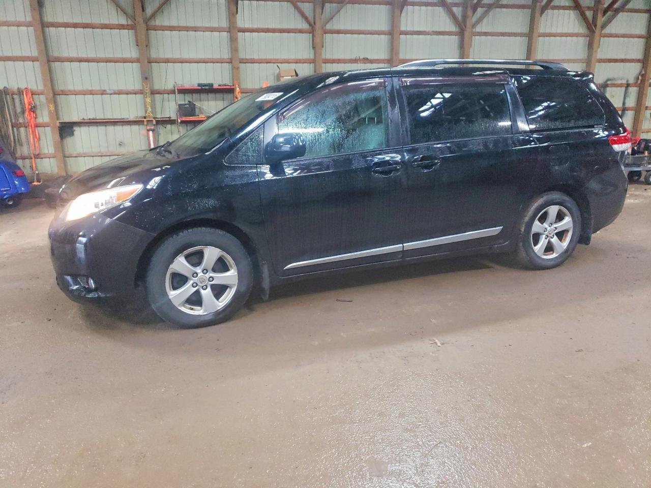 2011 Toyota Sienna Le 8-Passenger