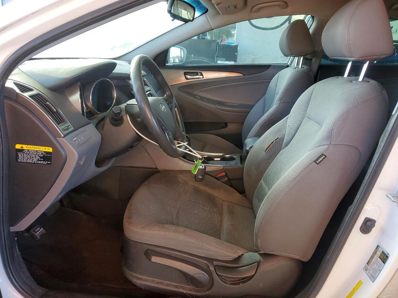 2013 Hyundai Sonata Hybrid - Image 7
