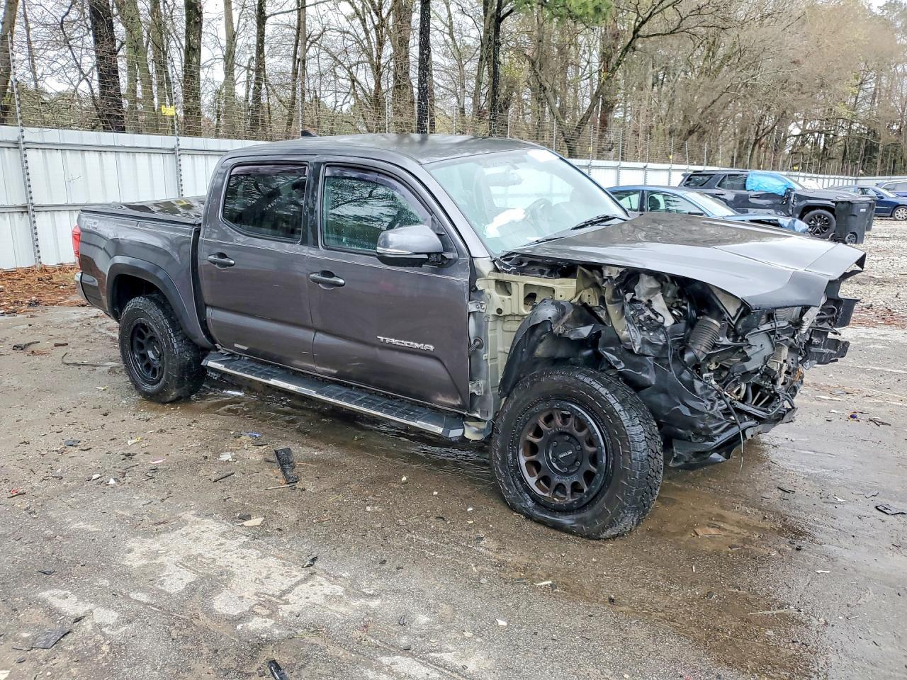 2017 Toyota Tacoma Trd Off-Road - Image 4