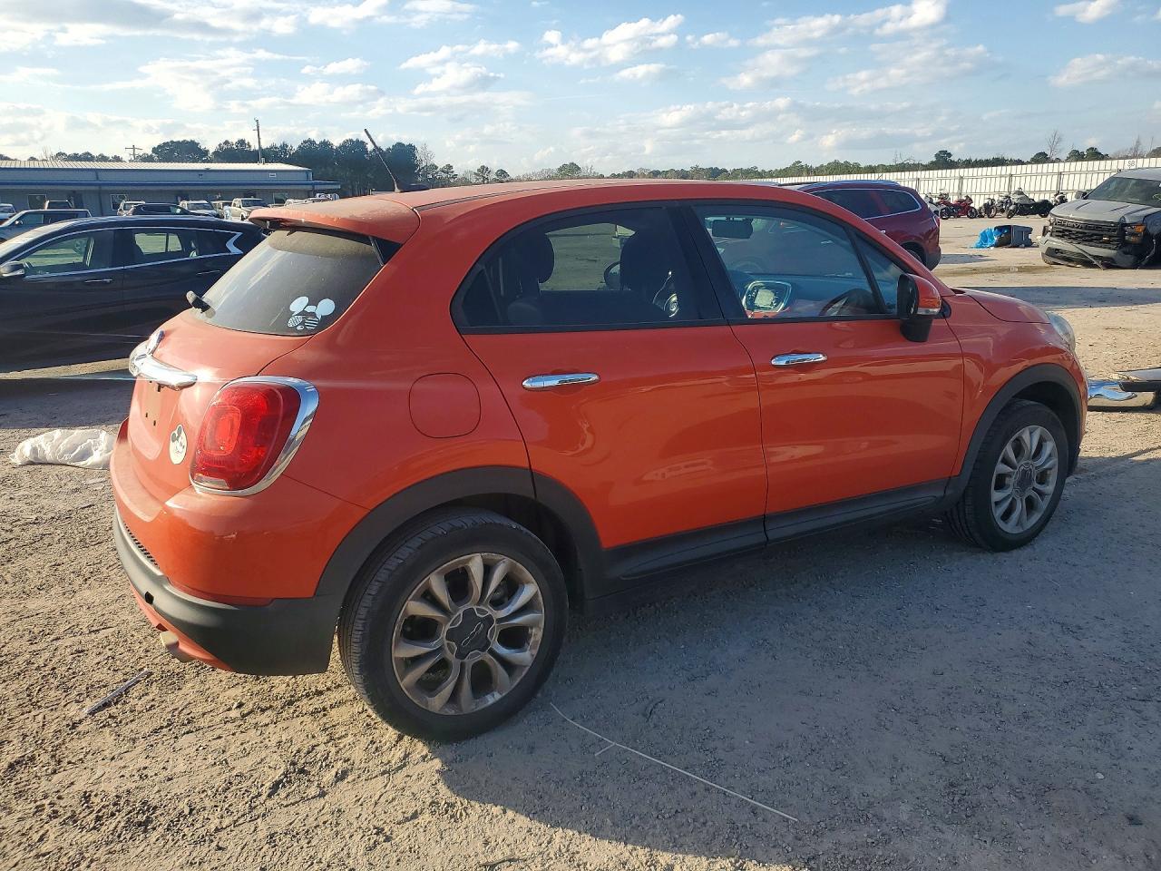 2016 Fiat 500X Easy - Image 3