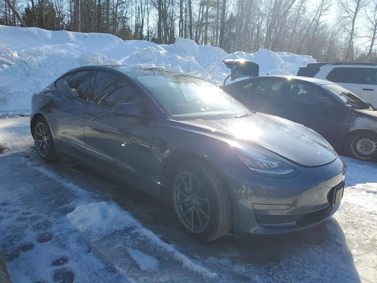 2022 Tesla Model 3 - Фото 4