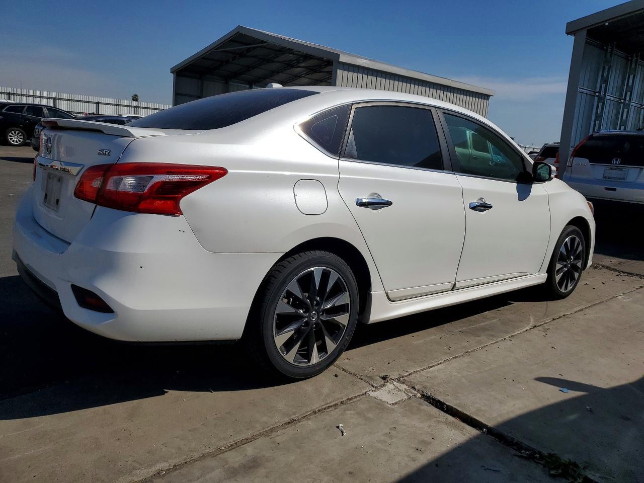 2019 Nissan Sentra Sr - Фото 3
