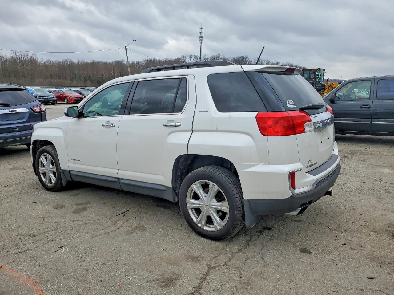 2016 GMC Terrain Sle - Image 2