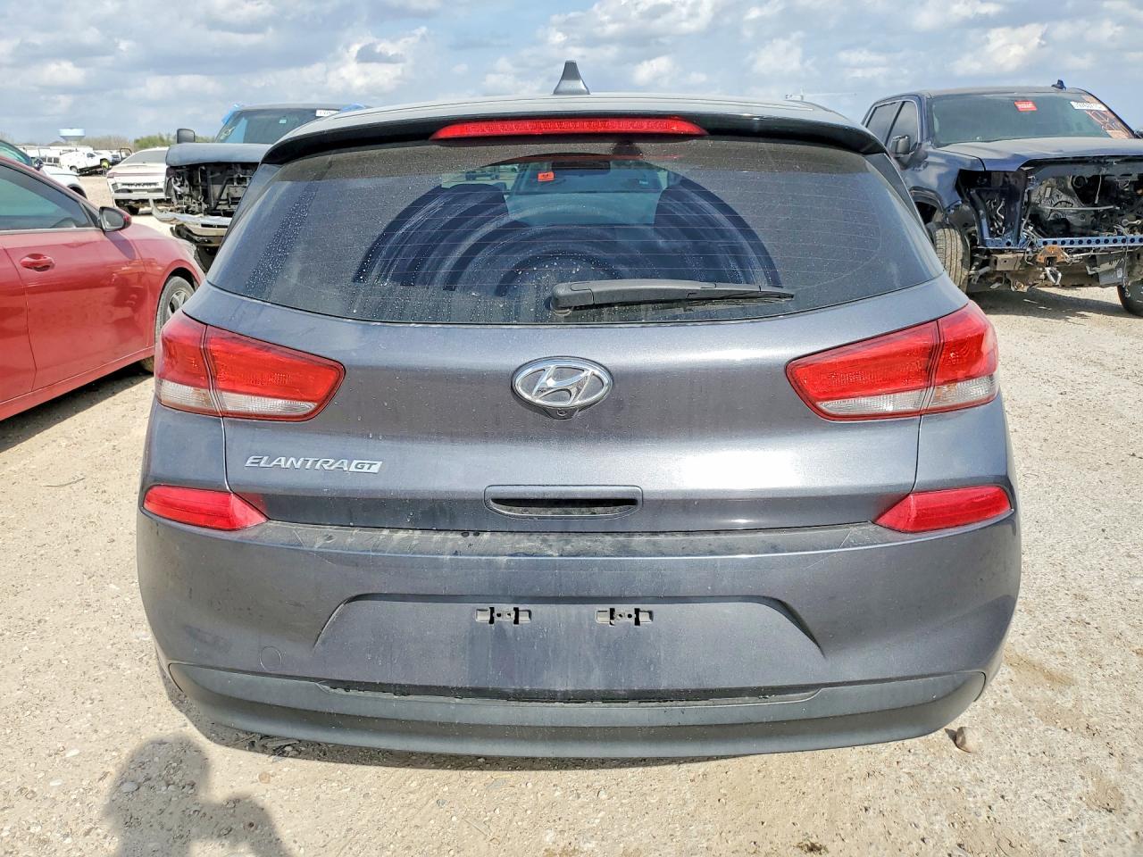 2018 Hyundai Elantra Gt Base - Фото 6