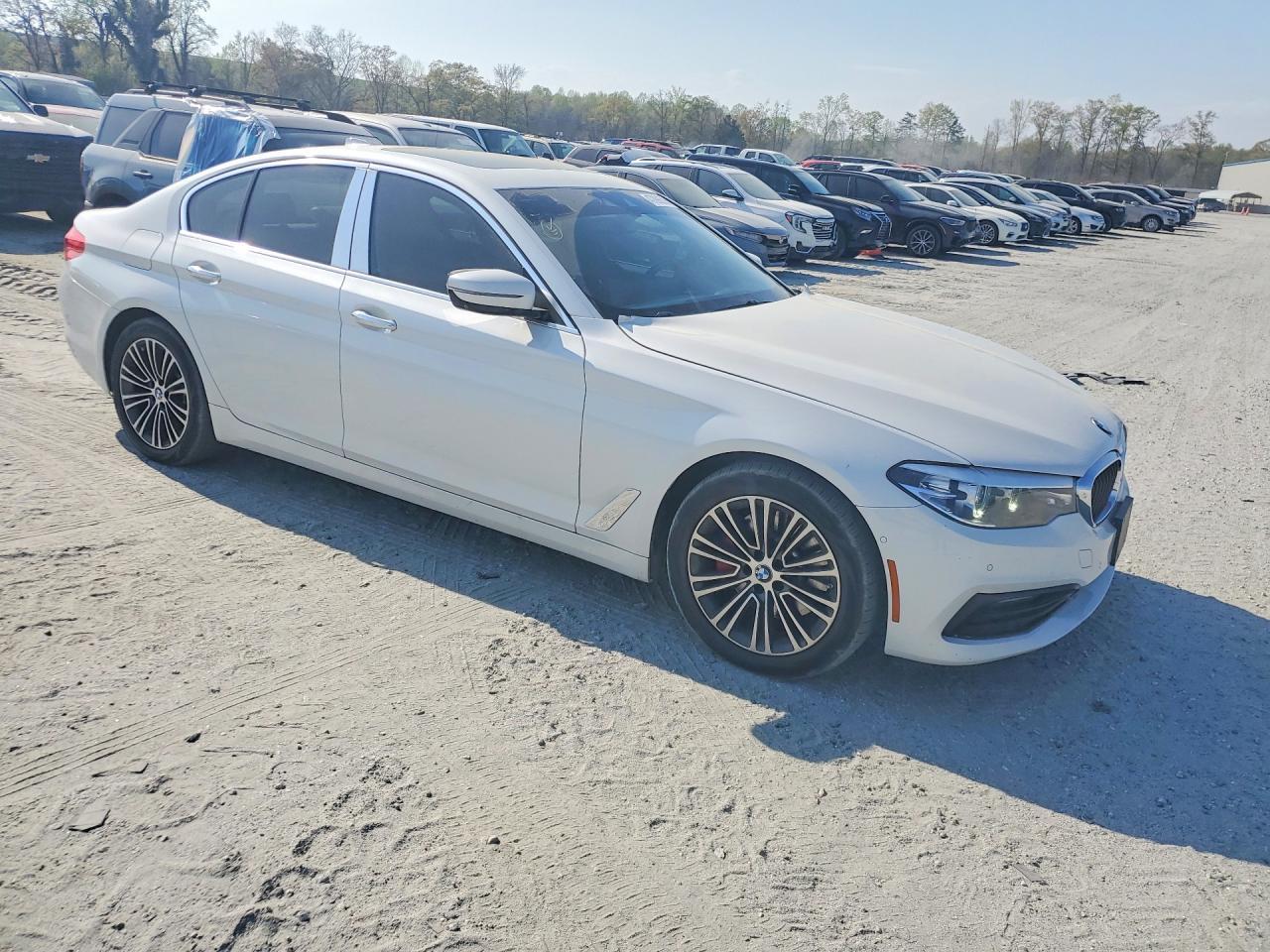 2019 BMW 530 I - Image 4