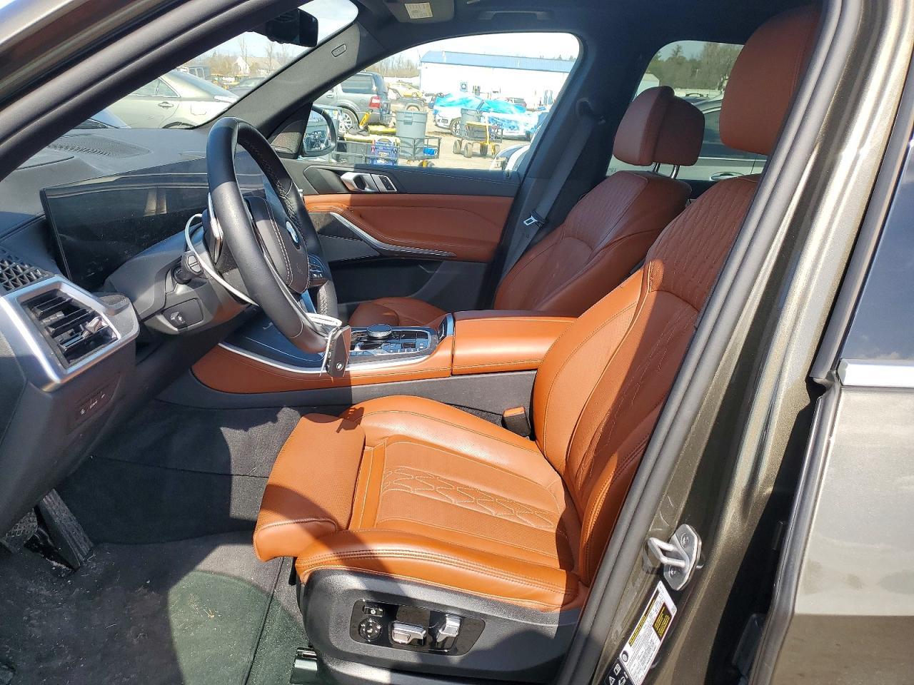 2025 BMW X5 xDrive40I - Image 7