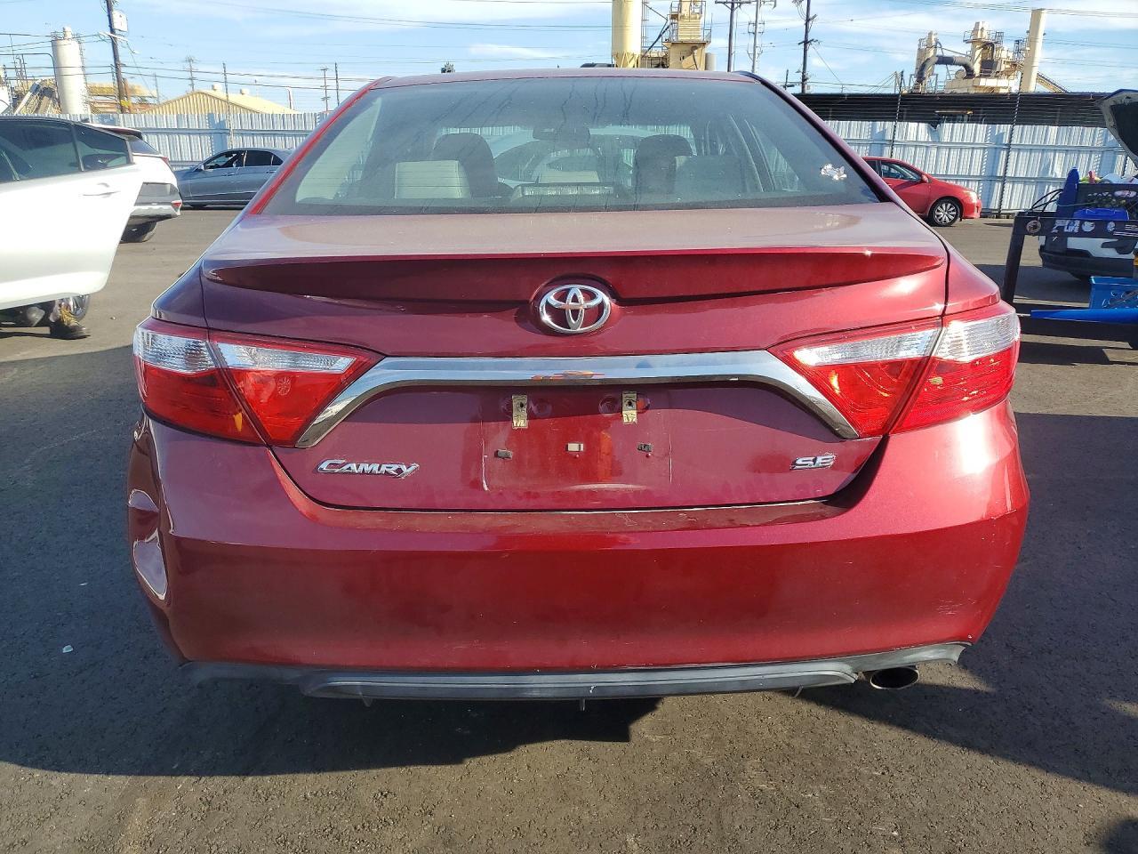 2016 Toyota Camry Se - Image 6