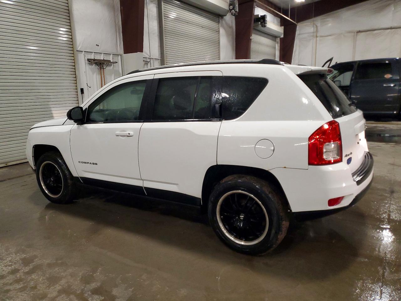 2011 Jeep Compass - Фото 2