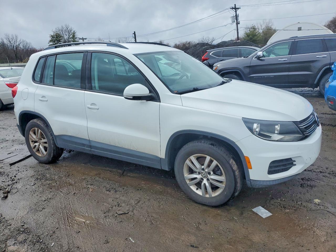 2015 Volkswagen Tiguan S - Image 4