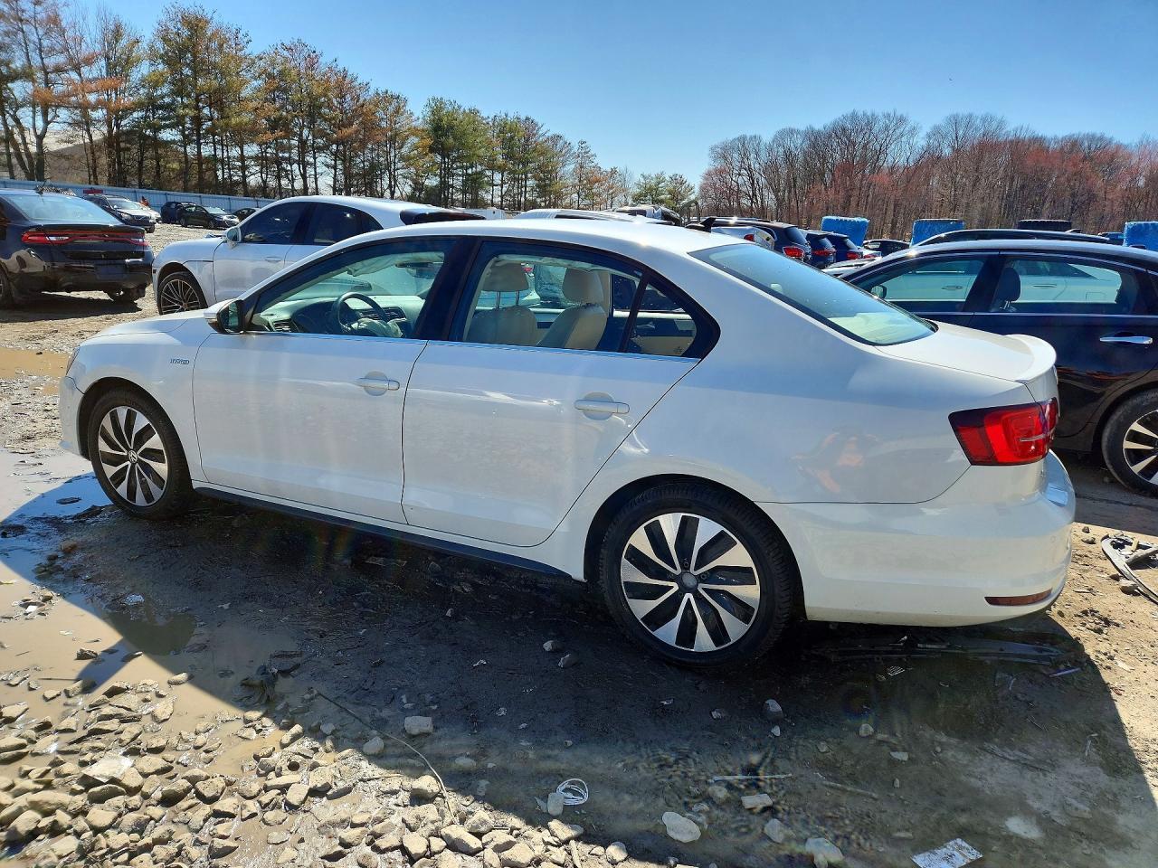 2015 Volkswagen Jetta Hybrid - Фото 2