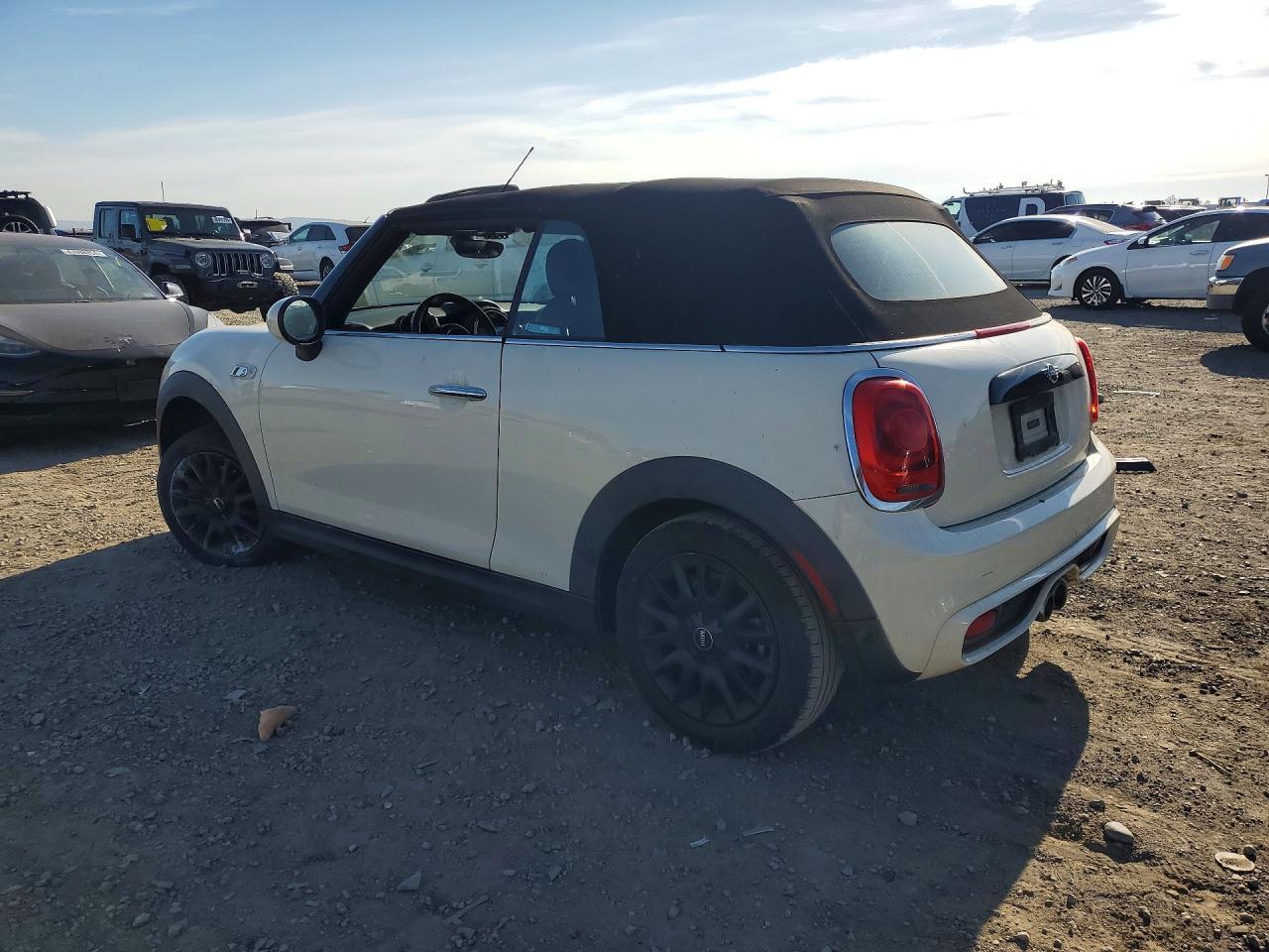 2019 Mini Cooper S - Image 2