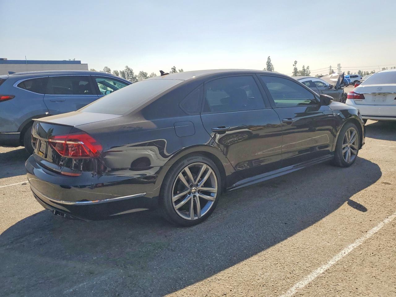 2018 Volkswagen Passat S - Фото 3