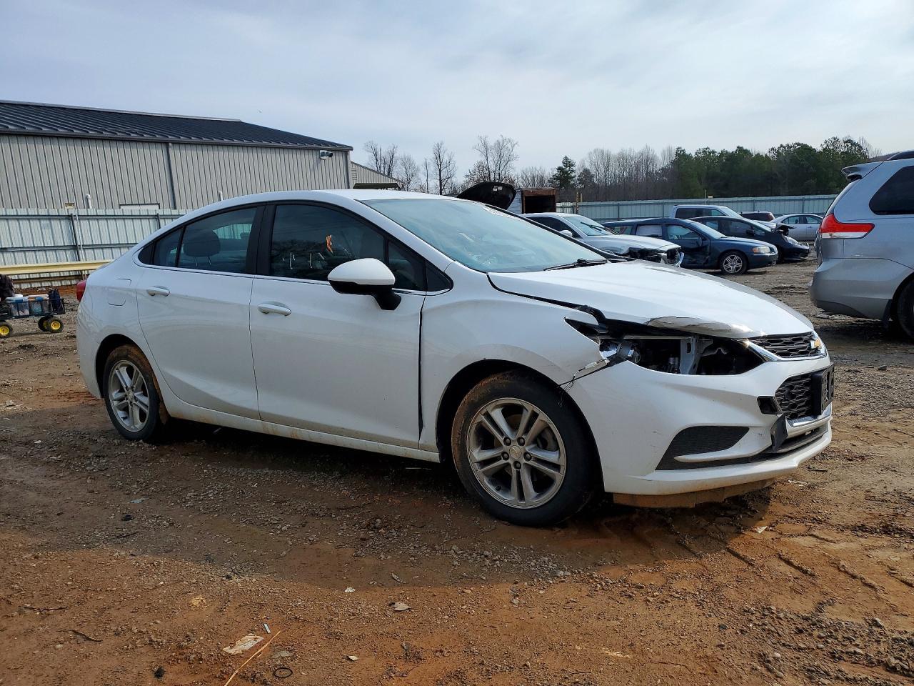 2018 Chevrolet Cruze Lt - Image 4