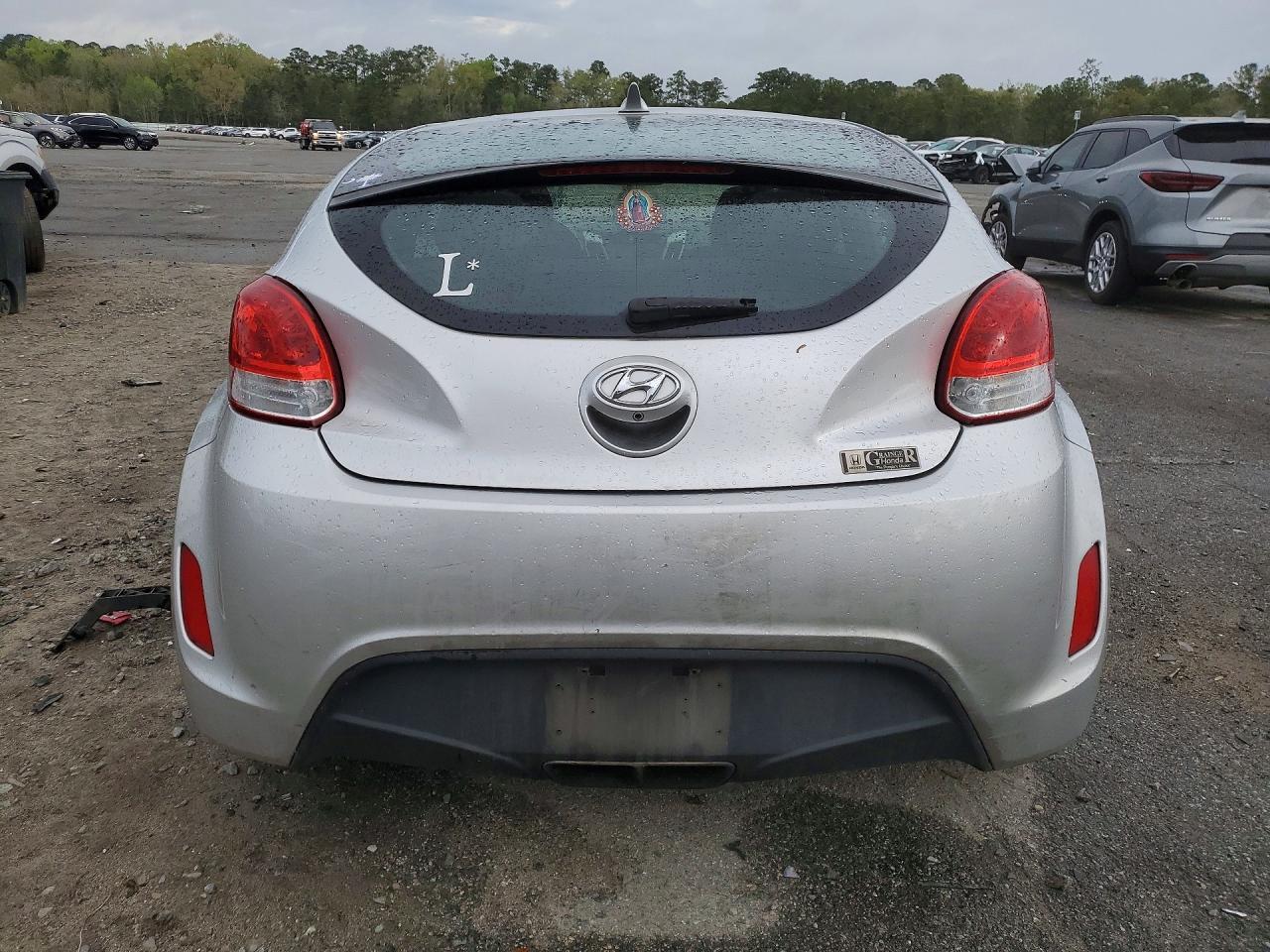 2017 Hyundai Veloster Base - Фото 6