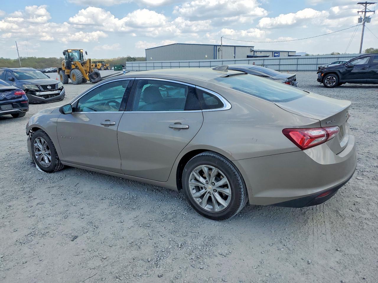 2022 Chevrolet Malibu Lt - Фото 2