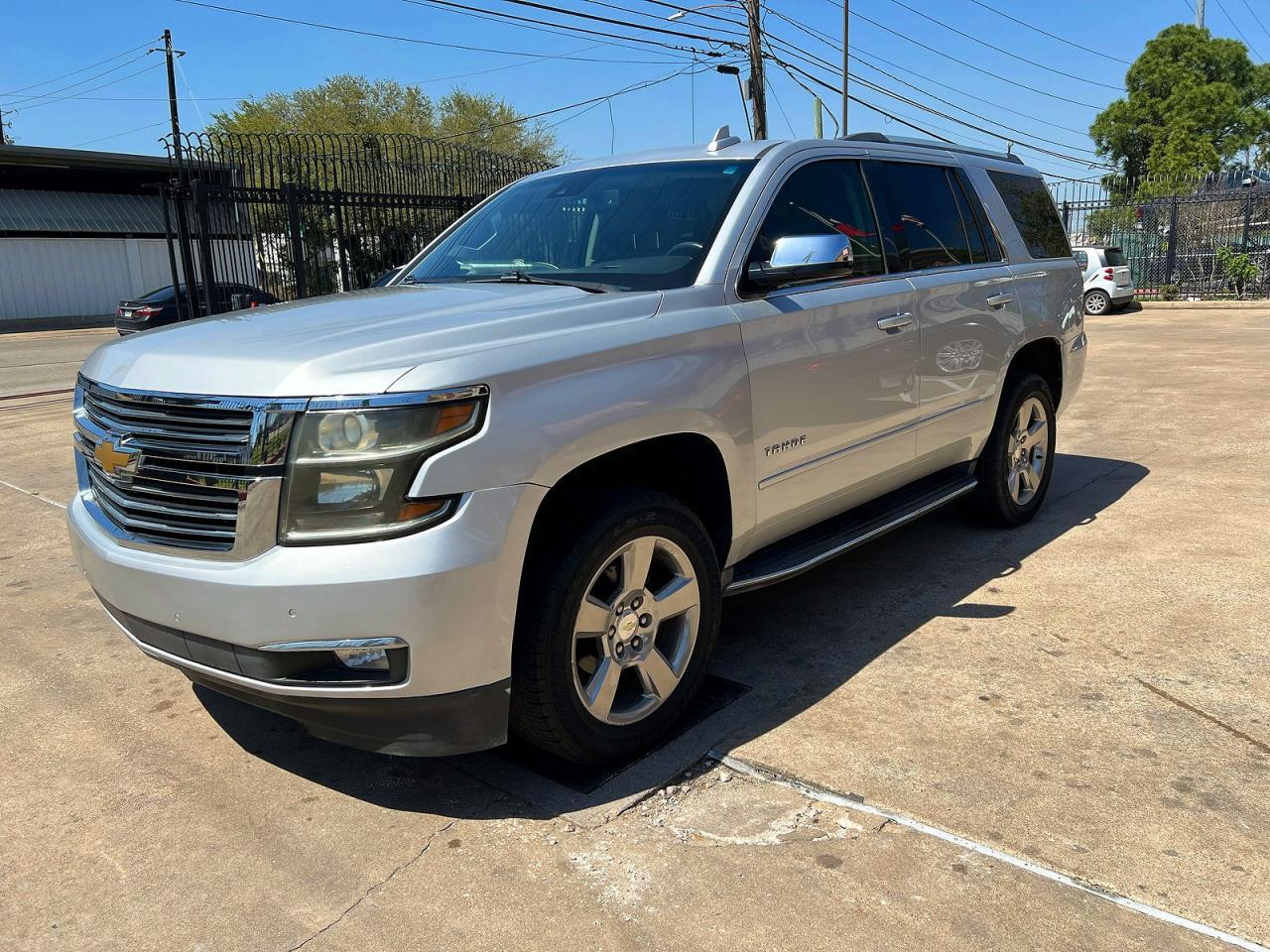 2018 Chevrolet Tahoe C1500 Premier - Фото 2