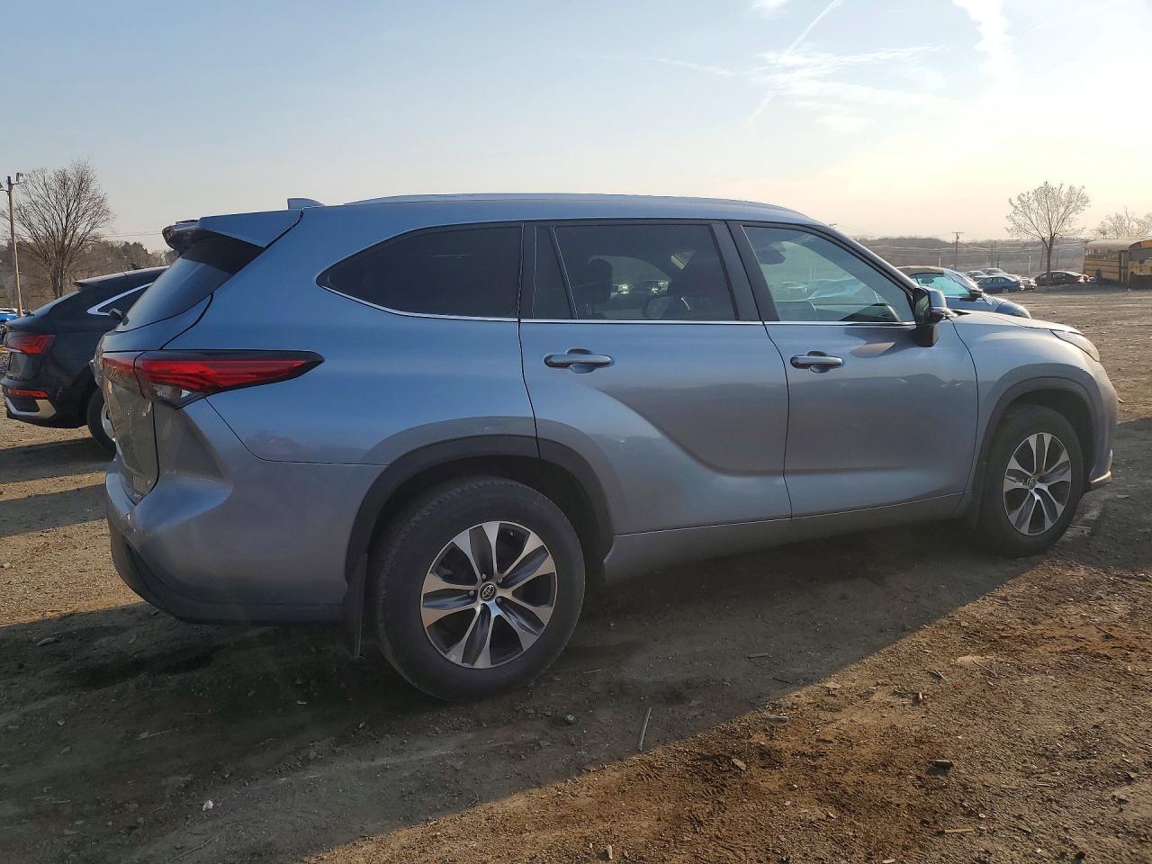 2023 Toyota Highlander Xle - Фото 3