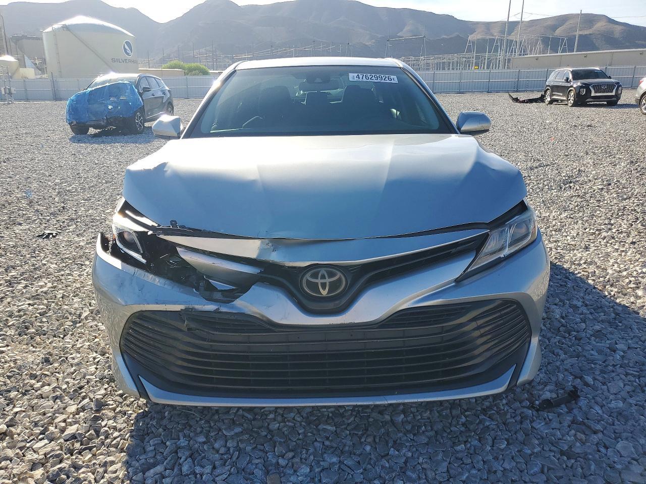 2018 Toyota Camry Le - Фото 5