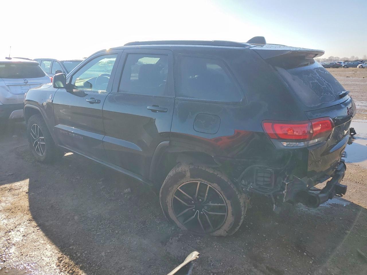 2019 Jeep Grand Cherokee Trailhawk - Image 2