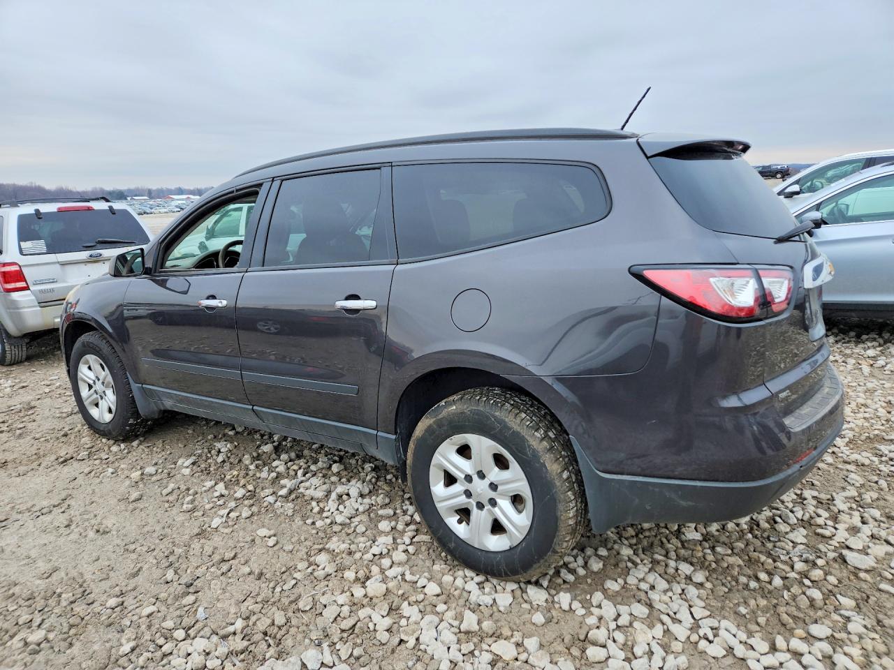 2015 Chevrolet Traverse Ls - Фото 2