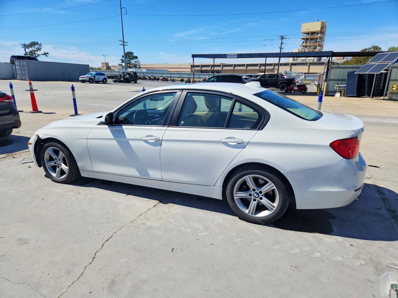 2014 BMW 328 I - Фото 2