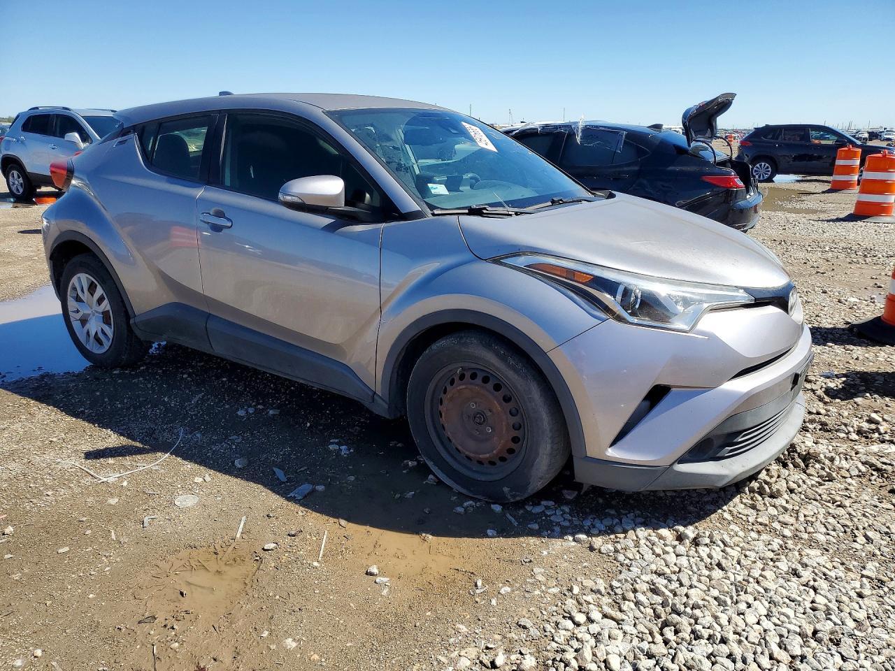 2019 Toyota C-Hr Xle - Image 4